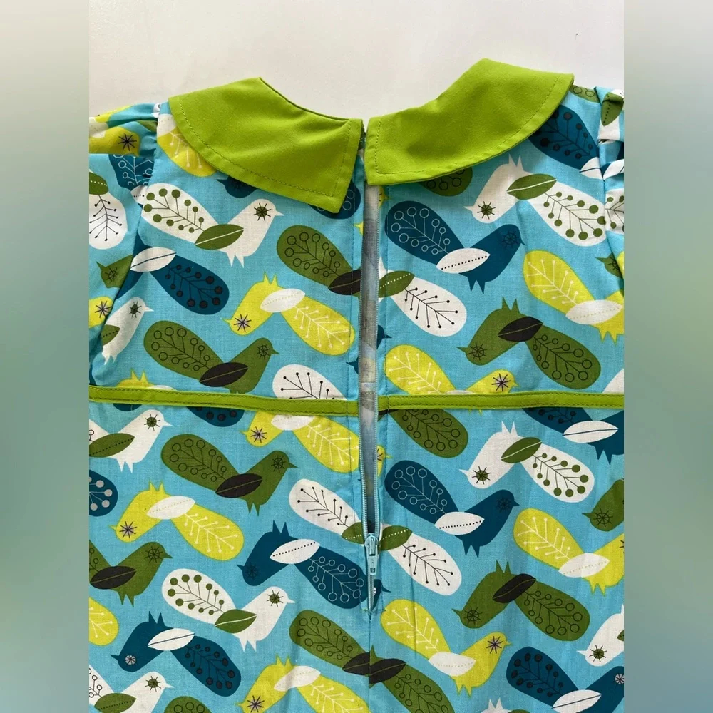 Adorable boutique Paulina Quintana size 3 dress Peter Pan collar bird print mod
